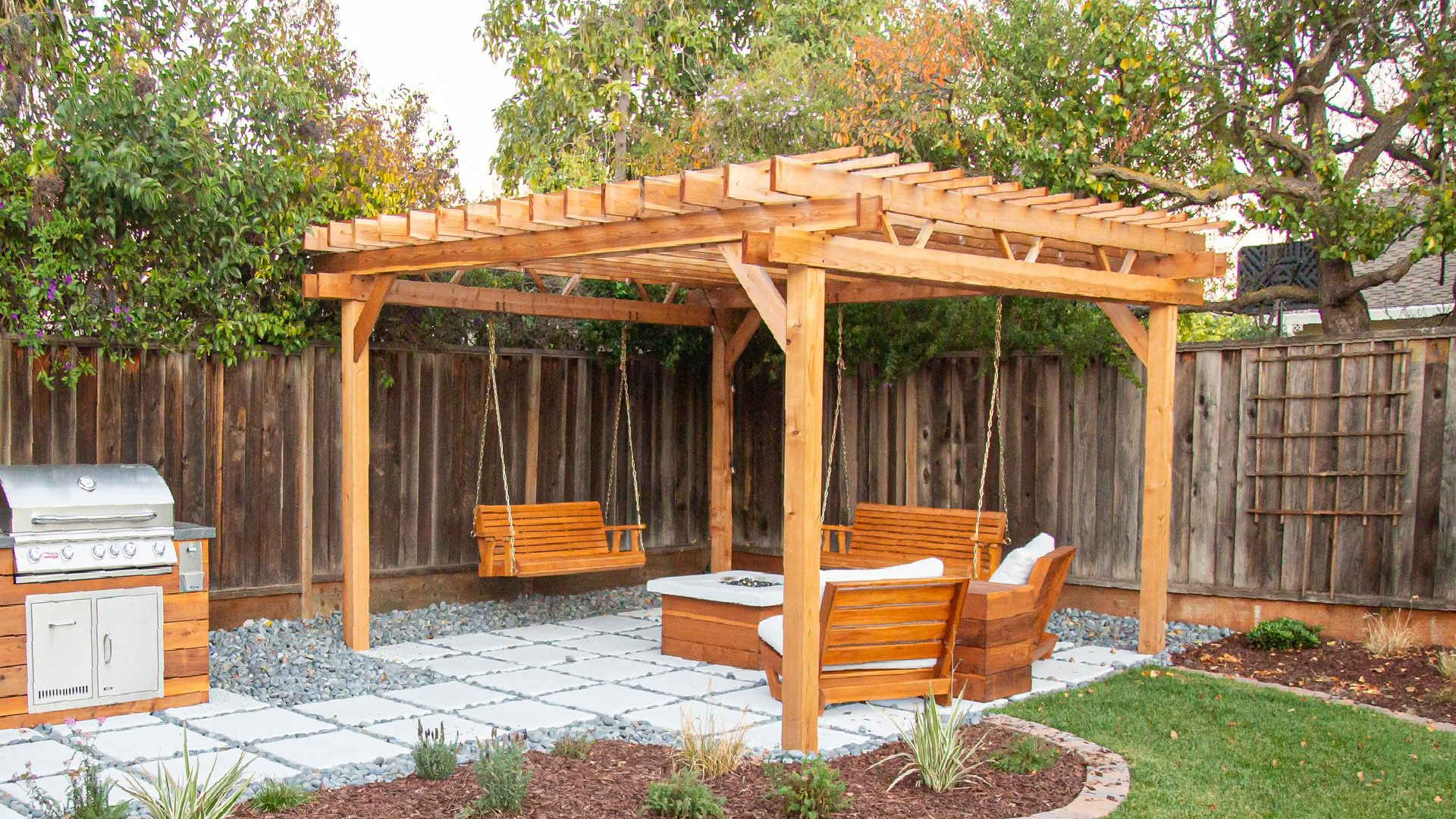 Aluminum — louvered and louvered-motorized — Pergolas