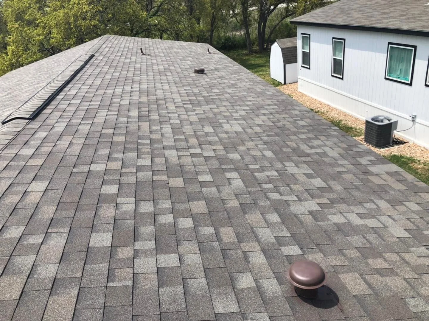 Which Shingles Actually Hold Up in Round Rock?