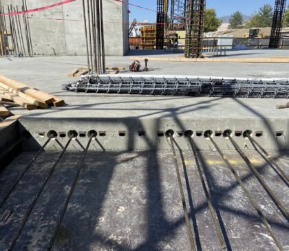 PT Cables being pulled through a slab, with PS=Ø intermixed