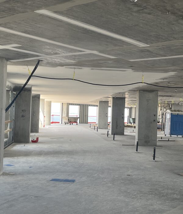 Clear floors, with no backshoring in sight.