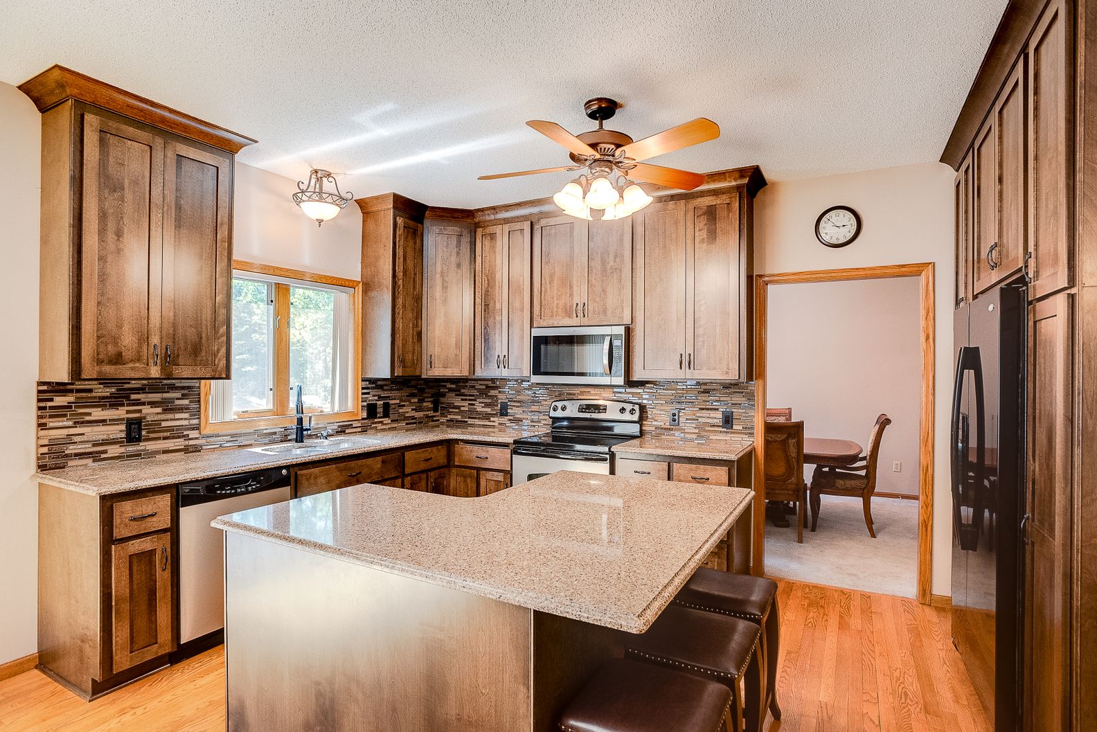 Kitchen Remodeling in Minnesota, Done in 3–5 Days after 5