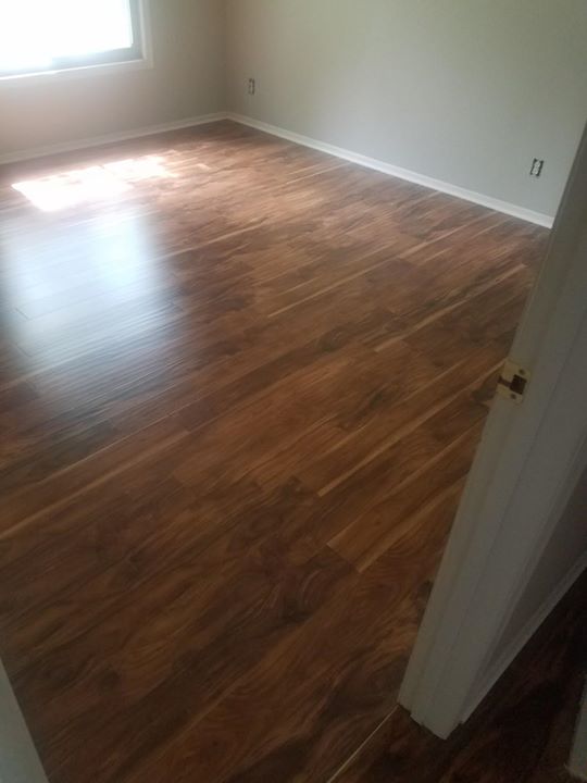 Chad W, Acacia Laminate Flooring, Minnetonka, MN